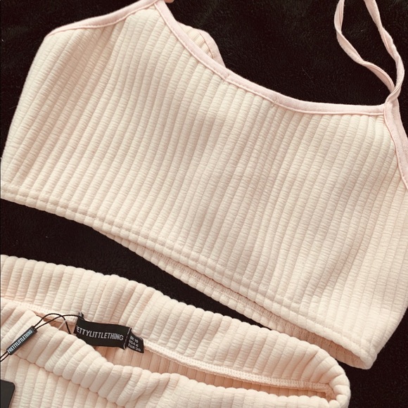 Short set - Picture 3 of 5